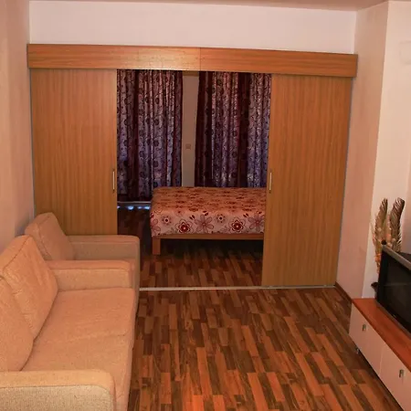 Apartment Top *