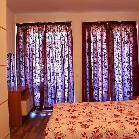 Apartment Top *