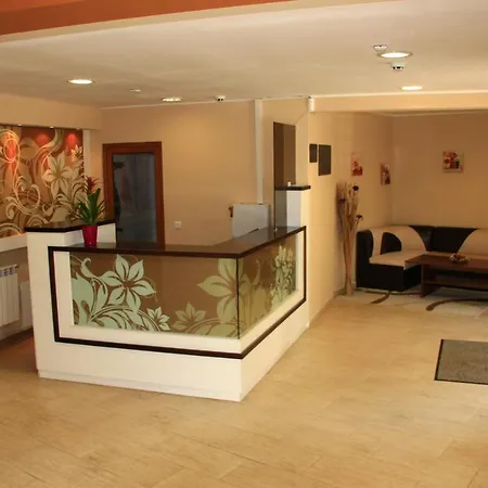 Apartment Top *